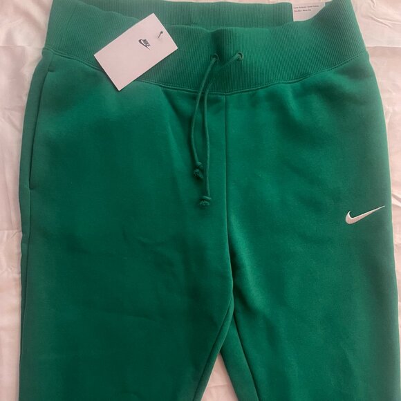 Nike Standard Fit High Rise Sweatpants - Picture 4 of 6